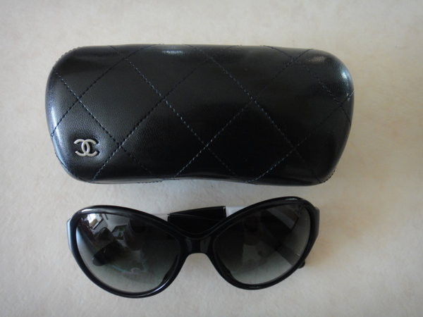 一个人香港血拼,败PRADA,CHANEL,CHLOE等