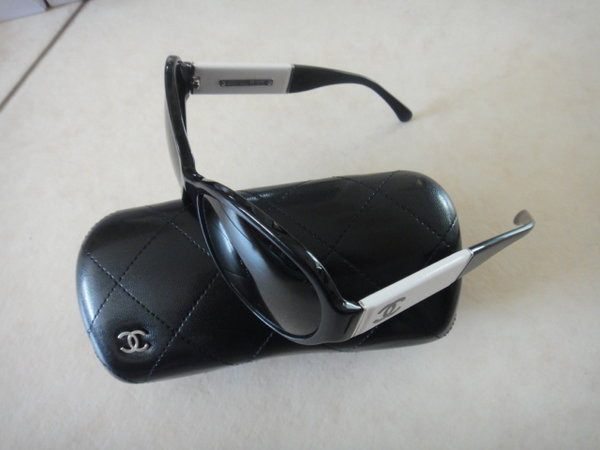 一个人香港血拼,败PRADA,CHANEL,CHLOE等