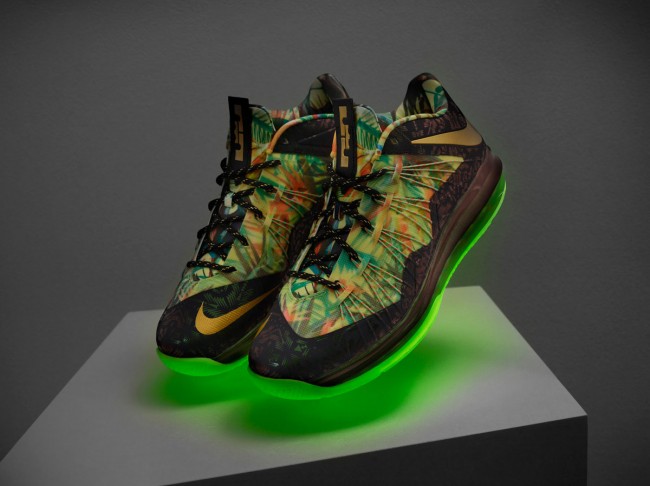 香港时尚新品:Nike LeBron James卫冕MVP纪念限量套装 香港时尚新品:Nike LeBron James卫冕MVP纪念限量套装