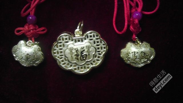 金价又跌了,香港周生生入手的金饰,亮瞎双眼啊!