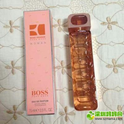 冒雨香港屯门扫货,败护肤品、黄金和零食