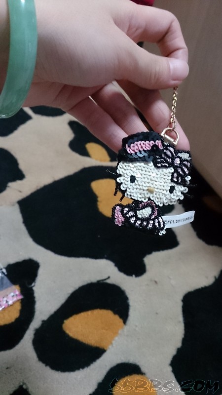 香港晒货:cheche的手工亮片包+bally包包+ferragamo鞋子