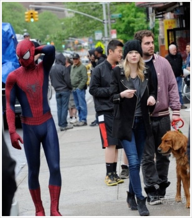 香港购物播报:sandro男女装袭港 众星演绎
