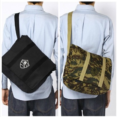 香港时尚购物：BAPE 2013 LIZARD CAMO / SKULL WALKER斜肩包