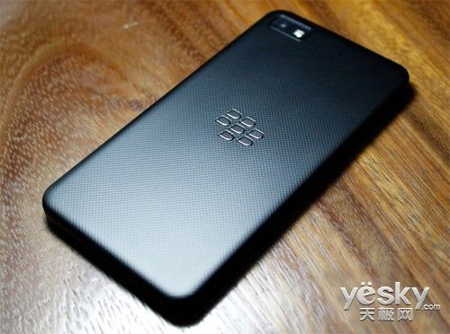 每周香港手机报价 黑莓Z10港水仅2700港元