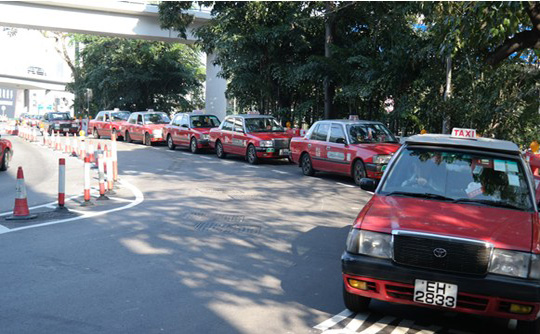港媒关注香港的士加价 忧“折扣党”趁机抢客