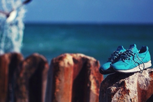 香港时尚:Ronnie Fieg x asics 释出 GEL V “The Cove” 鞋作