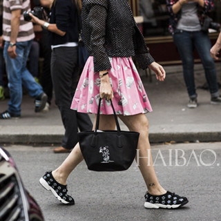 香港时尚：最IN单品之迪奥 (Dior) 运动鞋：时不时髦看人气，明星博主争相演绎