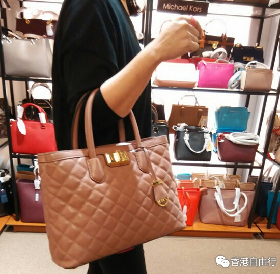 香港打折季必败Outlet折扣店推荐!实拍MK、Coach、Gucci、Burberry、BV等大牌全场低至3折!!!