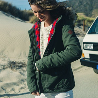 香港时尚：Hollister 2015冬季圣诞系列现已上市 这个冬天，与你“暖暖相拥”