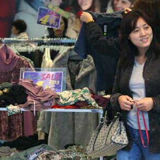 将香港旅游形象由购物天堂变推广美食文化