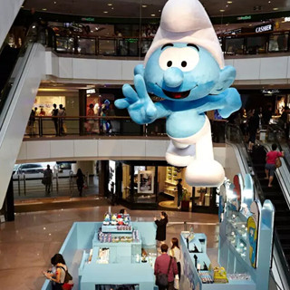 巨型蓝精灵下的期间限定店 尽买日本欧洲精品及香港特别版Figure