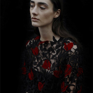 香港时尚：Disney 联合 Christopher Kane 推出“美女与野兽”系列