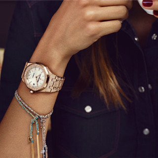 香港时尚：时光瑰宝 爱彼全新女装腕表致敬无私母爱