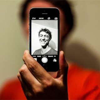 苹果智能摄像技术新专利：拍摄高质量自拍照