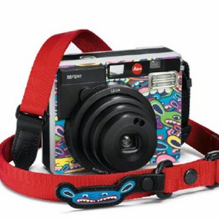 Leica 为 SOFORT 拍立得相机推出全新「LimoLand by Jean Pigozzi」特别版
