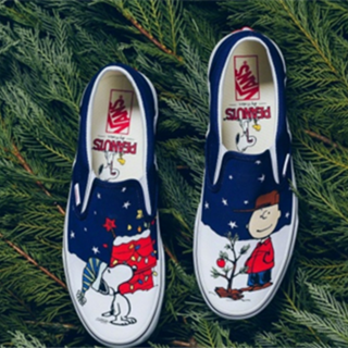 香港时尚：Peanuts x Vans Classic Slip-On 圣诞主题设计鞋款