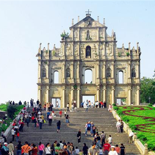 澳门修改法规容许跨境轻型客车服务 配合港珠澳大桥通车需求