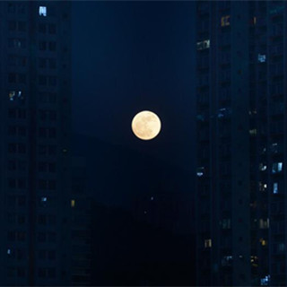 2017昨夜最大满月「超级月亮」一月重临