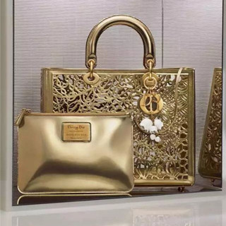 香港时尚：Dior与艺术家合作全新手袋系列Lady Dior