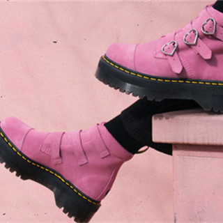 香港时尚：Dr.Martens 携手 Lazy Oaf 释出联乘厚底短靴