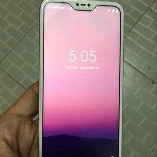 红米新机谍照曝光 千元也有刘海屏+竖直双摄