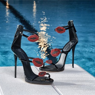 香港购物：Giuseppe Zanotti 2018秋冬BOUCHE水晶红唇鞋款
