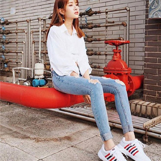 香港购物：经典的红白蓝颜色标志，K-swiss最新鞋款给我们带来潮流运动时尚新元素！（附地址）