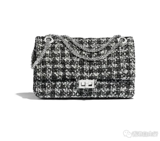 香港时尚:Chanel 在春夏系列推出透明 Flap Ba