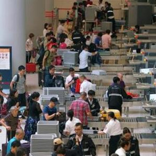 香港入境处：复活节假期将有610万人次进出香港