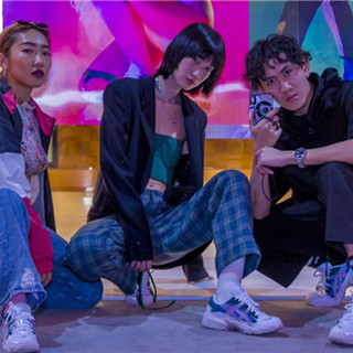 香港购物：HBX x ASICS GEL-KAYANO™ 5 OG 联名款鞋履发售