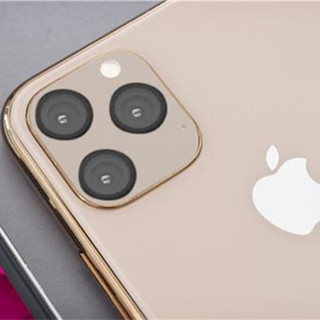 iPhone 11 Max相机局部照曝光:'浴霸'与机身颜色一致