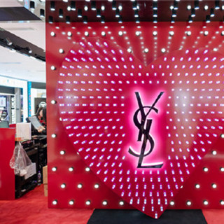 香港YSL圣罗兰期间限定店带给你夏日最火热的恋爱感动！
