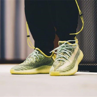 香港时尚：YEEZY BOOST 350 V2 全新配色「Yeezreel」反光版本鞋款