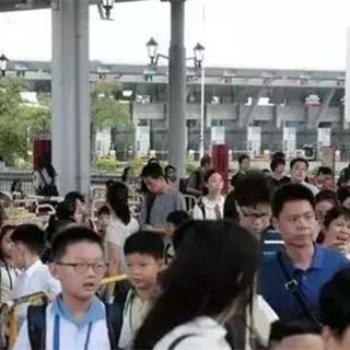 港珠澳大桥成为跨境学童求学新通道 惠及学童1.8万人次