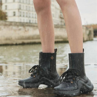 香港时尚：路易威登推出「Rain」系列经典元素雨靴