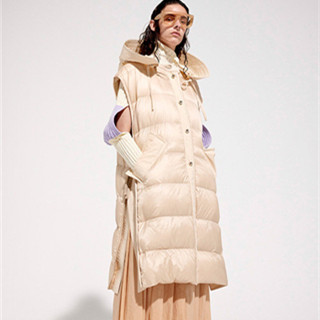 羽绒服品牌盟可睐Moncler1952春夏系列登陆香港崇光啦！