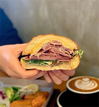 香港美食：主打7款汉堡的小店Cafe Whale着重真材实料！