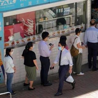 香港确诊数回落官员提醒勿放松警惕 学校按计划开学