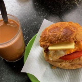 香港美食推介：华嫂冰室 创新菠萝包+幼滑奶茶