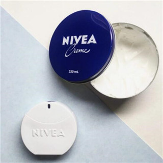 香港购物：一盒只需HK$20，却有惊人护肤功效！CP值超高的NIVEA深层润肤霜