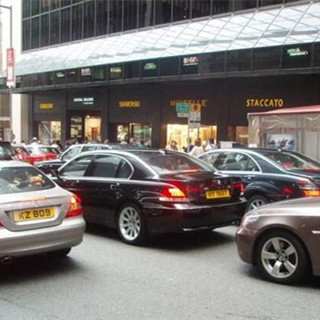 香港连续10天本地“清零” 有商会推出豪车抽奖