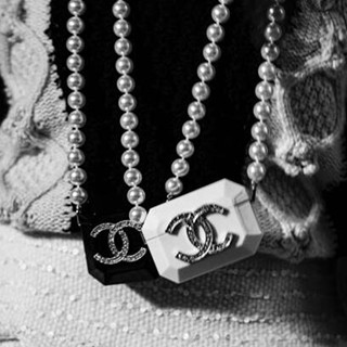 香奈儿推出天价Airpods保护套售价1万9 网友:真·买椟还珠