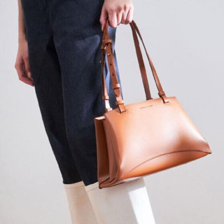 香港时尚：CHARLES & KEITH 兼具质感和设计感的复古托特包