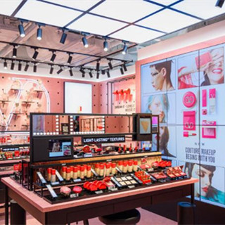 香港购物：Valentino美妆 全球首间专卖店揭幕