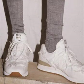 香港时尚：Miu Miu X New Balance白波鞋（附价）