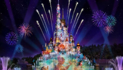 阔别4年终回归！迪士尼下月中推全新夜间城堡烟花汇演