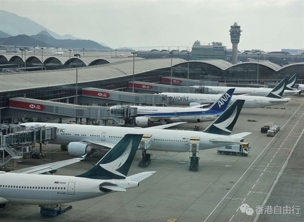 国泰招聘日吸引约900人参与　黄玮彤料年底前增4000员工
