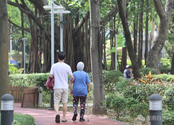 政府会向长者派半价餐饮券？劳福局证属谣言吁勿轻信