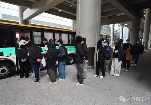 10名入境旅客进口及管有未完税香烟 罪成判囚3至6个月